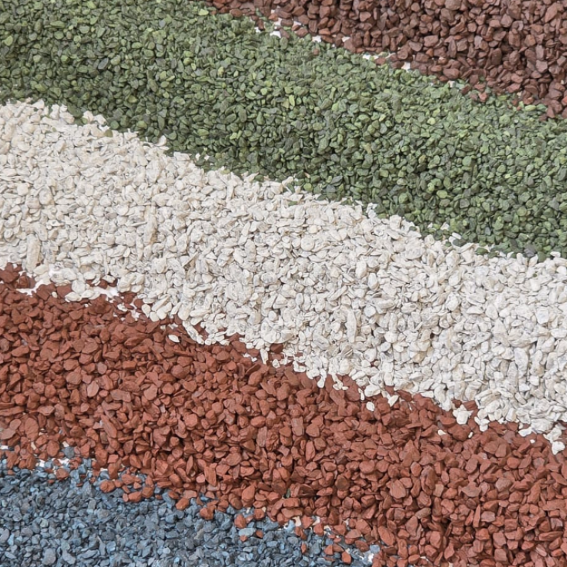 Bitumenbahnen mit farbiger Mineraleinstreuung von IZOBUD